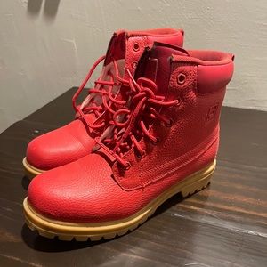 Men’s red Fila leather boots size US 8 1/2 like new